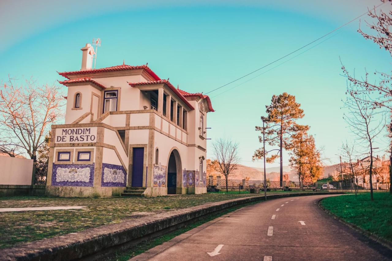 塞洛里库迪巴什图 Estacao Ferroviaria De Mondim De Basto酒店 外观 照片